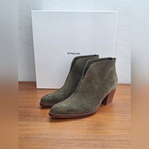 Vince Green Suede Booties Pointed Toe Notched Havana Olive Western Womens 6 NEW